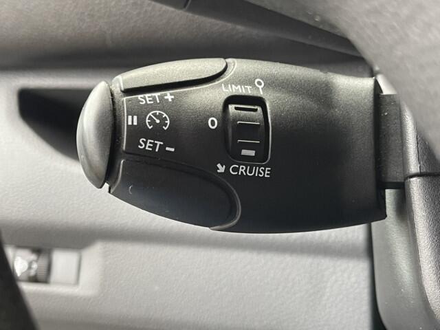 Citroen JUMPY 1.6 BlueHDI Club M | L2 | Airco | Navigatie | 3-Zits | Trekhaak | Bank | Imperiaal
