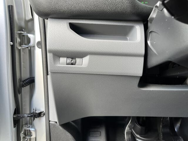 Citroen JUMPY 2.0 HDI 120 DC XL Marge BTW en BPM vrij!! Airco Cruise controle Trekhaak 2500kg Navigatiesysteem 5-Persoons Parkeerhulp achter Apple carplay 1e eigenaar Euro 6 Bpm en Btw vrij voor particulier gebruik !!