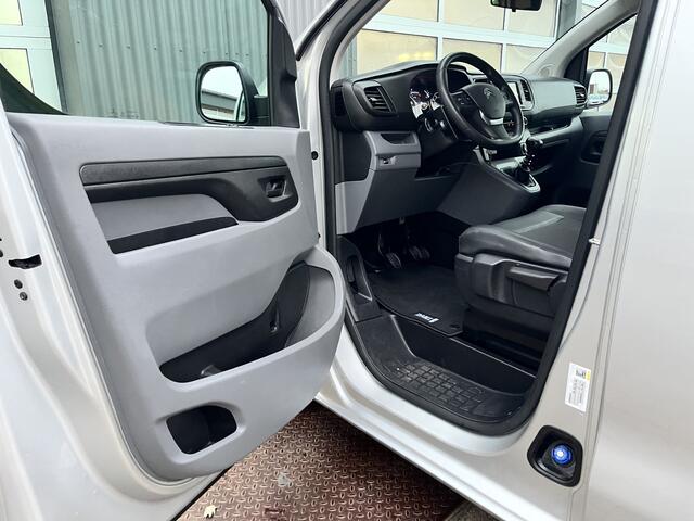 Citroen JUMPY 2.0 BlueHDI DC Marge BTW en BPM vrij!! Airco Cruise controle Trekhaak 2500kg Navigatiesysteem 5-Persoons Parkeerhulp achter Apple carplay 1e eigenaar Euro 6 Bpm en Btw vrij voor particulier gebruik !!