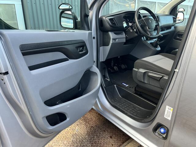 Citroen JUMPY 1.5 BlueHDi XL Marge BTW en BPM vrij!! Airco Cruise controle Trekhaak 2500kg Navigatiesysteem Personenvervoer 8-Persoons Parkeerhulp achter Apple carplay 1e eigenaar Euro 6 Bpm en Btw vrij voor particulier