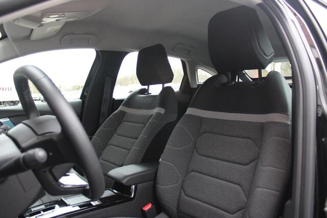 Citroen ë-C4 FEEL PACK 136PK 50 kWh | ACHTERUITRIJ CAMERA | NAVIGATIE | APPLE CARPLAY/ANDROID AUTO | LED KOPLAMPEN | CLIMATE CONTROL | CRUISE CONTROL | 18" LICHTMETALEN VELGEN | DAB+ RADIO |