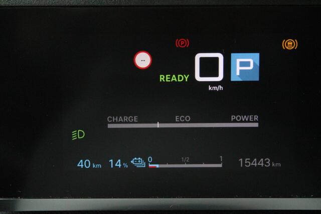 Citroen ë-C4 FEEL PACK 136PK 50 kWh | ACHTERUITRIJ CAMERA | NAVIGATIE | APPLE CARPLAY/ANDROID AUTO | LED KOPLAMPEN | CLIMATE CONTROL | CRUISE CONTROL | 18" LICHTMETALEN VELGEN | DAB+ RADIO |