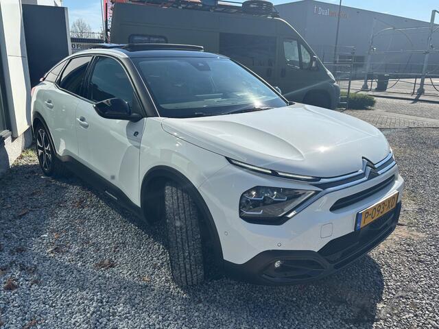 Citroen ë-C4 Shine 50 kWh | Panoramadak! | Rijklaar geleverd incl 24 maanden BOVAG garantie! |