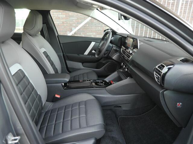 Citroen ë-C4 Business 156pk Extended range 54 kWh | Nieuwe auto | Navigatie | Achteruitrijcamera | Climate control | Stoelverwarming | Adaptive cruise control| 18 inch lichtmetalen velgen
