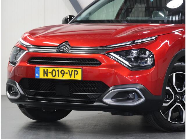 Citroen ë-C4 Shine 50 kWh 136PK | Accu 92,4% | Head-Up Display | Adaptive Cruise Control | 360'Camera | Keyless | AppleCarPlay/AndroidAuto | Navigatie | StuurVerwarmd | LED | Stof/Lederenbekleding | Isofix | Privacy Glass | Parkeersensoren |