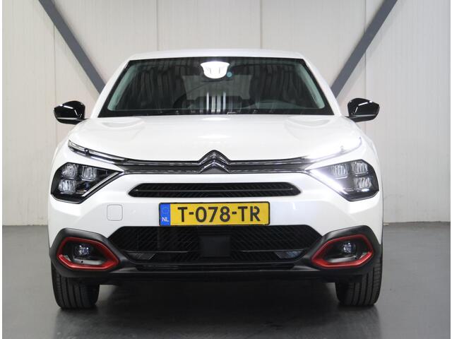 Citroen ë-C4 X Feel Pack 50 kWh 136PK | Accu 96,4% | 1ste Eigenaar | AppleCarPlay/AndroidAuto | Cruise Control | Camera | Climate Control | DAB Radio | Keyless | Navigatie | Isofix | Privacy Glass | Parkeersensoren | Warmtepomp |