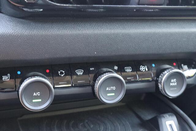 Citroen ë-C4 Feel 50 kWh | SOH 96,5 % | Camera | Led | Head-up display