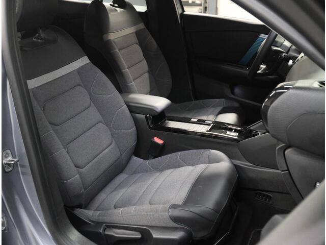 Citroen ë-C4 Feel Pack 50 kWh 136PK | 1ste Eigenaar | ACCU 94% | Cruise Control | Camera | Keyless | AppleCarPlay/AndroidAuto | Navigatie | Stoel/Stuur/VoorruitVerwarmd | LED | Stof/Lederenbekleding | Isofix | Parkeersensoren |
