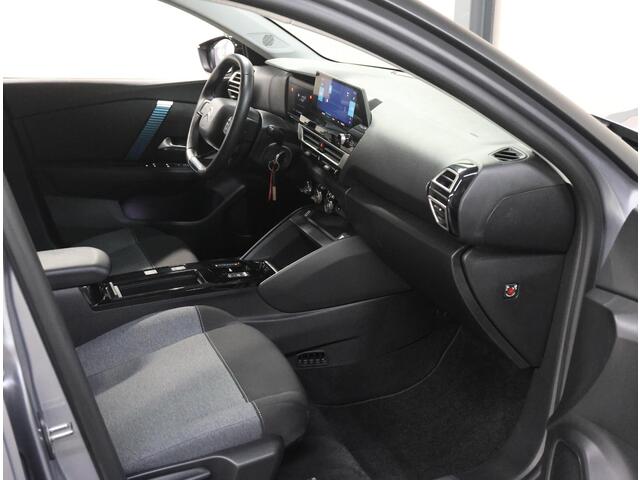 Citroen ë-C4 Feel 50 kWh 136PK | 1ste Eigenaar | ACCU 91% | Cruise Control | Climate Control | Camera | AppleCarPlay/AndroidAuto | Navigatie | LED | Stof/Lederenbekleding | Isofix | Parkeersensoren | Privacy Glass |