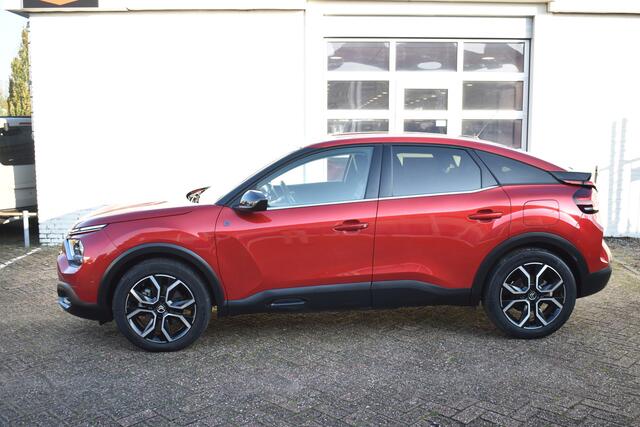 Citroen ë-C4 Shine 50 kWh | SOH 91% | Navigatie | Airconditioning ECC | Apple Carplay & Android Auto | Camera | Drive assist | Stoelverwarming | Keyless | Leder / stof | Head Up Display | Dodehoek Detectie | Parkeersensoren voor en achter | Lichtmetaal | Zeer Compleet