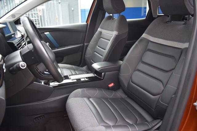 Citroen ë-C4 Shine 50 kWh | Navigatie | Apple Carplay & Android Auto | Camera | Parkeersensoren voor en achter | Dodehoekdetectie | Head Up Display | Stoelverwarming | Lichtmetaal | Zeer Compleet!