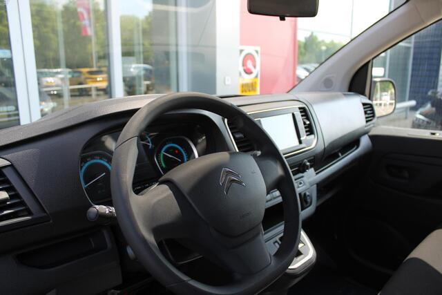 Citroen ë-Jumpy L2 136PK AUTOMAAT 75 kWh | NAVIGATIE 10" TOUCHSCREEN | ACHTERUITRIJ CAMERA | APPLE CARPLAY/ANDROID AUTO | PARKEERSENSOREN | CRUISE CONTROL | DAB+ RADIO | NIEUWE BUS! | 3-ZITS |