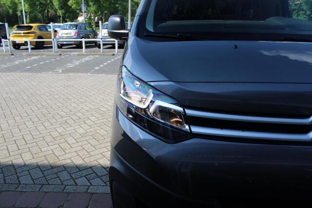 Citroen ë-Jumpy L2 136PK AUTOMAAT 75 kWh | NAVIGATIE 10" TOUCHSCREEN | ACHTERUITRIJ CAMERA | APPLE CARPLAY/ANDROID AUTO | PARKEERSENSOREN | CRUISE CONTROL | DAB+ RADIO | NIEUWE BUS! | 3-ZITS |
