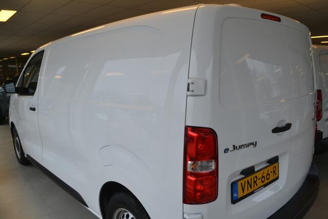 Citroen ë-Jumpy Control M 75 kWh I AUTOMAAT I PARKEERSENSOREN ACHTER I 3 SEATER I LAADRUIMTE GEHEEL BETIMMERD I AIRCO I CENTRALE DEURVERGRENDELING I ACHTERDEUREN GESCHIKT VOOR BELADING MET HEFTRUCK