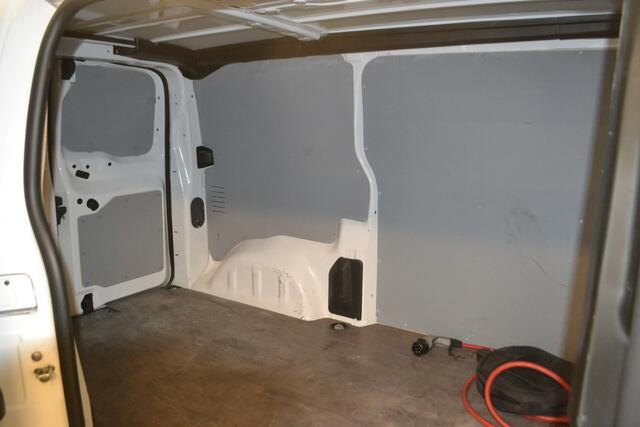 Citroen ë-Jumpy Control M 75 kWh I AUTOMAAT I PARKEERSENSOREN ACHTER I 3 SEATER I LAADRUIMTE GEHEEL BETIMMERD I AIRCO I CENTRALE DEURVERGRENDELING I ACHTERDEUREN GESCHIKT VOOR BELADING MET HEFTRUCK