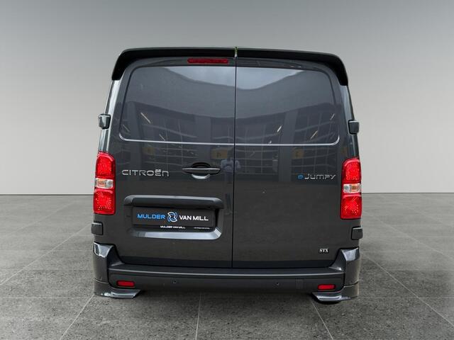 Citroen ë-Jumpy L3 75 kWh 136pk | 0% financial lease | 8 jaar garantie | STX SPORT | Lederen bekleding STX | STX Pakket | Dakspoiler | Sideskirts | 18 inch zwarte velgen | 2-zits | Dubbele schuifdeur | City Pakket | Comfort Pakket | Exterieur Pakket | Full ECO LED verlic
