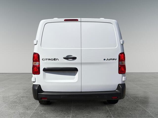 Citroen ë-Jumpy L2 75 kWh 136pk | ACTIE | 8 jaar garantie | 0% financial lease | Houten afwerking laadruimte | NAVI | Multimedia | Apple Carplay | Android Auto | Achteruitrijcamera | Parkeersensoren voor en achter | Dode hoek detectie | Digitale cockpit | Stuurwielbedien