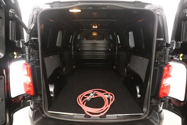 Citroen ë-Jumpy 75 kWh L2H1 | Snelladen | SOH 90% | Airco | Cruise | Camera | Carplay | 2xSchuifdeur | 3 Zits | Trekhaak