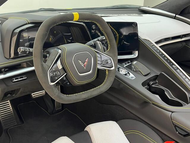 Corvette C8 C8.R Convertible Carbon Pack