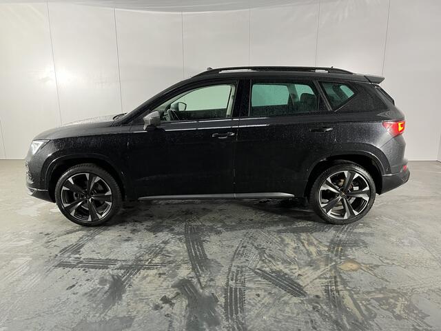 Cupra Ateca 1.5 TSI Performance / AUTOMAAT/ 12.000 KM/ TREKHAAK/ PANO/ CAMERA/ PARK. SENSOREN/ CRUISE/ ELEK. ACHTERKLEP/ VIRTUAL COCKPIT/ STOEL-STUURVERWARM./ PARK ASSIST/ FULL LINK/ NAVI/ CLIMA/ DAB/ 19" LMV