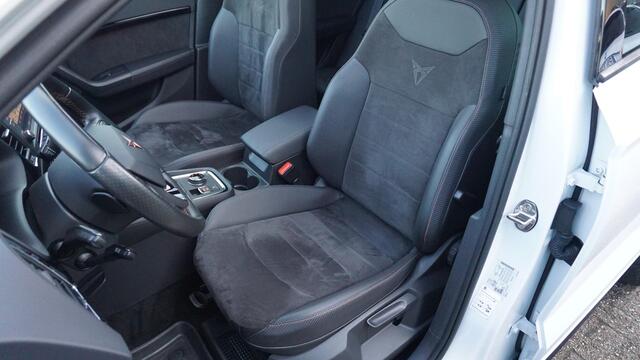 Cupra Ateca 2.0 TSI 300pk 4DRIVE Pano.Dak 360-View *Black Optik* Beats Sfeerverlichting Trekhaak 19inch LM Keyless *Complete Cupra*