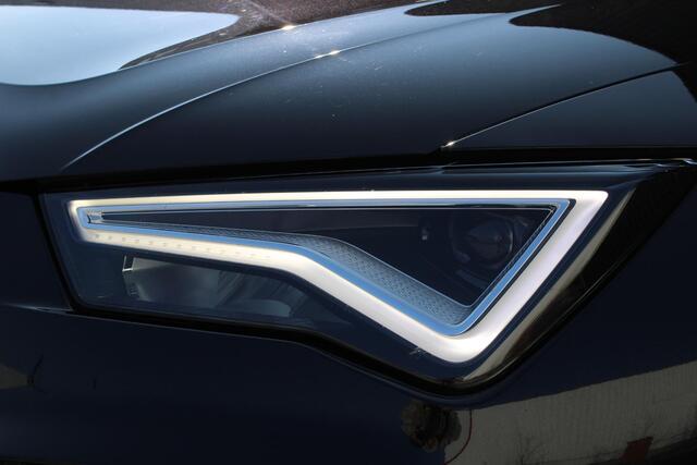 Cupra Ateca 2.0 TSI 4DRIVE PANO BREMBO AKRAPOVIC BEATS