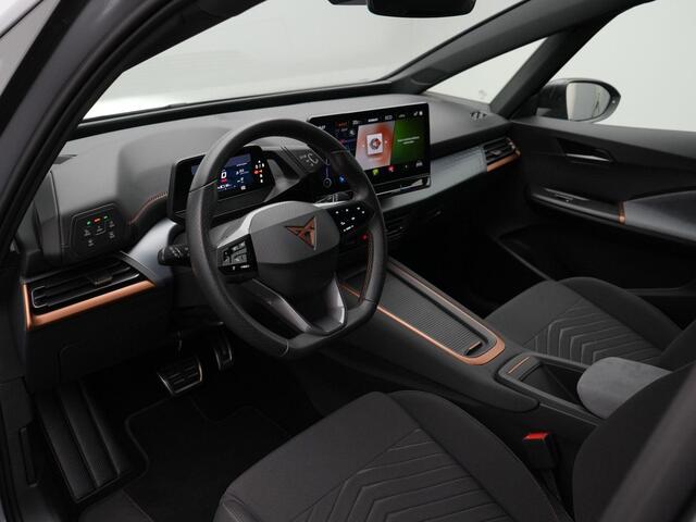 Cupra Born Business 62 kWh 231 pk | Achteruitrijcamera | Navigatie 12 inch | Adaptive Cruise | Stuurwiel verwarmd