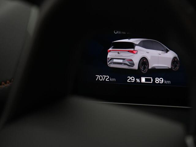 Cupra Born Business 62 kWh 231 pk | Achteruitrijcamera | Navigatie 12 inch | Adaptive Cruise | Stuurwiel verwarmd