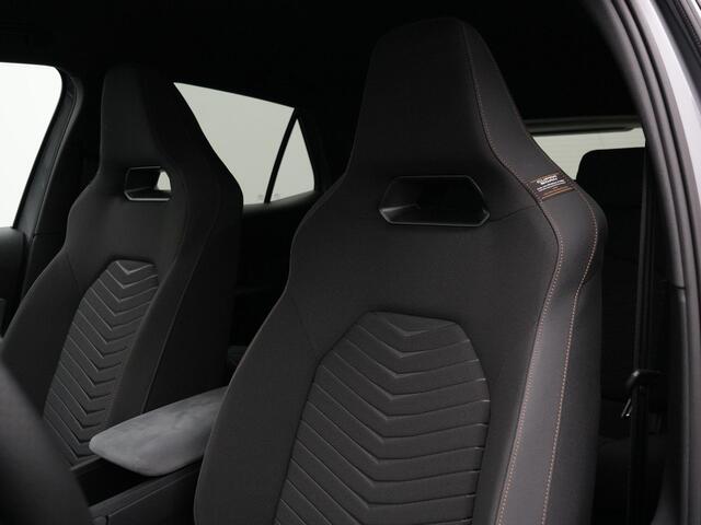 Cupra Born Business 62 kWh 231 pk | Achteruitrijcamera | Navigatie 12 inch | Adaptive Cruise | Stuurwiel verwarmd