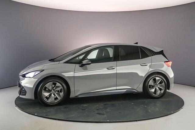 Cupra Born Business 204pk Automaat Adaptive cruise control, Navigatie, Achteruitrijcamera, LED Koplampen, Stuurwiel verwarmd, Parkeersensoren, App connect