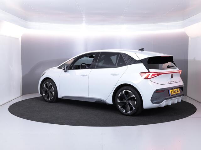 Cupra Born Adrenaline 62 kWh 230 pk | Navigatie | Parkeersensoren (Park assist) | Rondomzicht camera | LED koplampen | Stoelverwarming | BEATS audio system |
