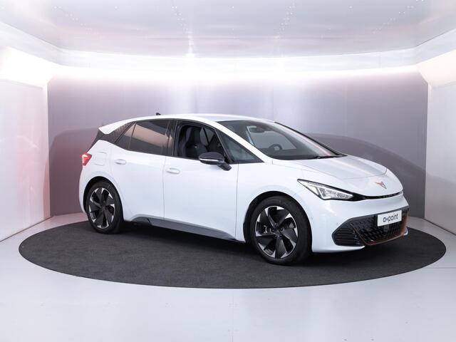 Cupra Born Adrenaline 62 kWh 230 pk | Navigatie | Parkeersensoren (Park assist) | Rondomzicht camera | LED koplampen | Stoelverwarming | BEATS audio system |