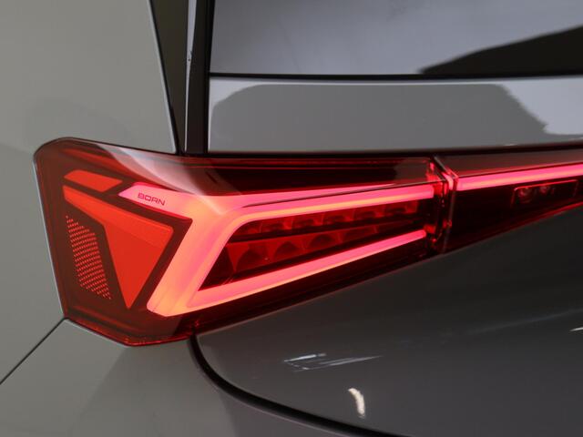 Cupra Born Performance Limited 84 kWh | Sennheiser audio | 360 graden camera | Elektrisch verstelbare stoelen | Carplay | Dodehoek sensor | Travel Assist | Navigatie