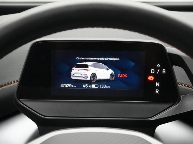 Cupra Born 82 kWh 231 pk Performance | Rondomzicht camera | Stuur-/stoelverwarming | Navigatie | Sportonderstel | 19 inch