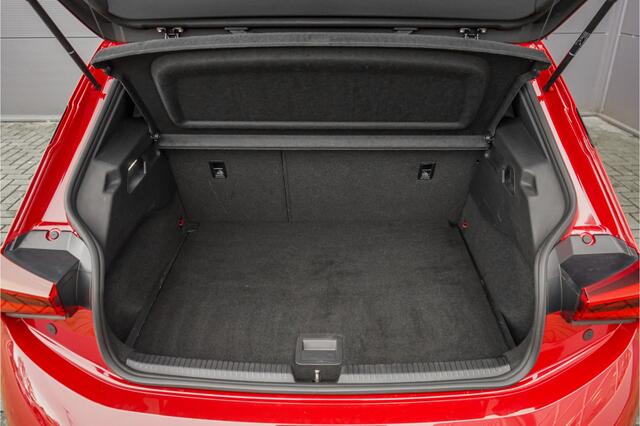 Cupra Born Essential 62 kWh CarPlay Camera ACC