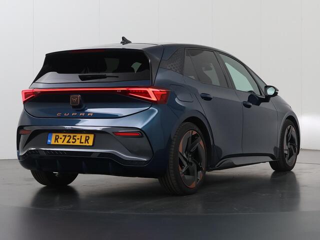 Cupra Born Performance One 62 kWh | SOH 94% | Sportstoelen | Navigatie | Ele.verstelbare stoelen + geheugen | Camera | Apple CarPlay/Android Auto | Panoramadak | LED | ERGO Stoelen | Stuur/stoelverwarming |