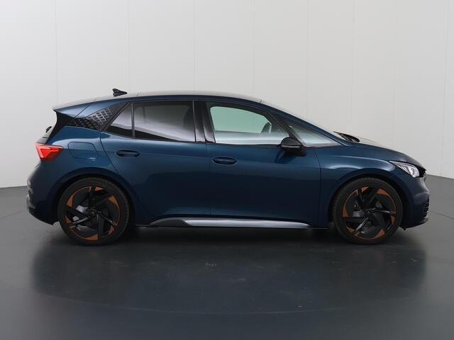 Cupra Born Performance One 62 kWh | SOH 94% | Sportstoelen | Navigatie | Ele.verstelbare stoelen + geheugen | Camera | Apple CarPlay/Android Auto | Panoramadak | LED | ERGO Stoelen | Stuur/stoelverwarming |