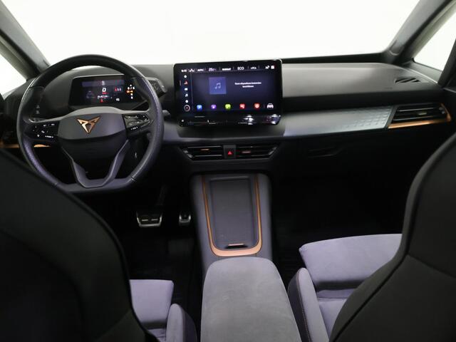 Cupra Born Performance One 62 kWh | SOH 94% | Sportstoelen | Navigatie | Ele.verstelbare stoelen + geheugen | Camera | Apple CarPlay/Android Auto | Panoramadak | LED | ERGO Stoelen | Stuur/stoelverwarming |