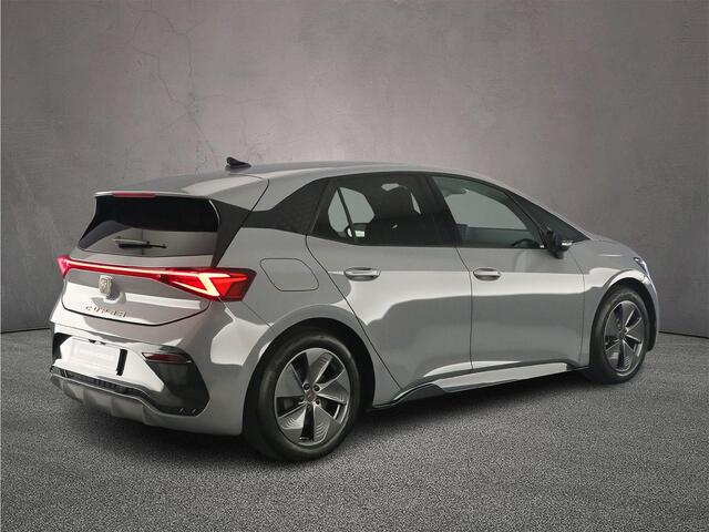 Cupra Born Business 204pk Automaat Adaptive cruise control, Navigatie, Achteruitrijcamera, Parkeersensoren, LED koplampen, Stuurwiel verwarmd, App connect