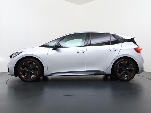 Cupra Born Business 62 kWh ELEK. STOEL MET MASSAGE| STUURWIELVERWARMING | RONDOMZICHT CAMERA| ADAPTIVE CRUISE CONTROL| DODE HOEK SENSOR| REEDS RIJKLAAR GEMAAKT, GELEVERD INCL. 12 MND BOVAG GARANTIE