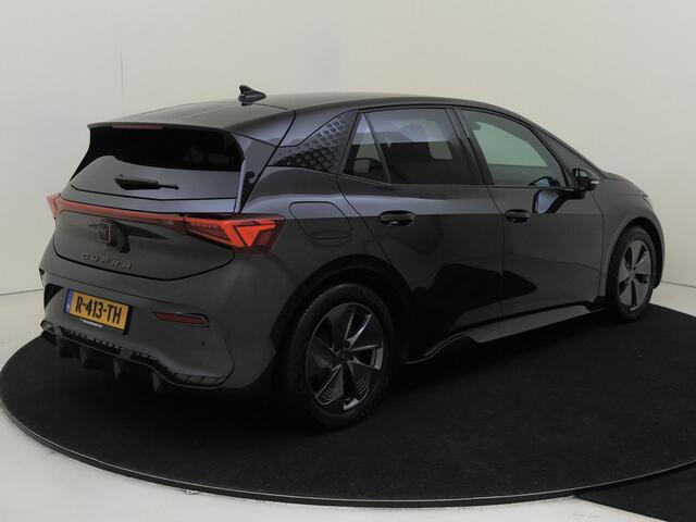 Cupra Born Essential 62 kWh | SoH 90%| CarPlay | Voorklimatisering | Sfeerverlichting | Elektrisch inklapbare buitenspiegels | Draadloze telefoonlader |