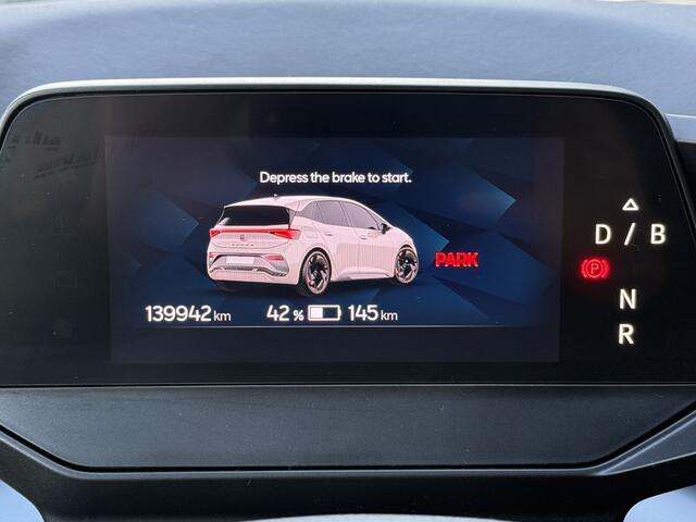 Cupra Born BWJ 2022 | SOH 92,4% BUS Adrenaline 204PK 62 kWh | PANO DAK | CAMERA A | 19'' LMV | STOELVERW | NAVI | CLIMA | CARPLAY |