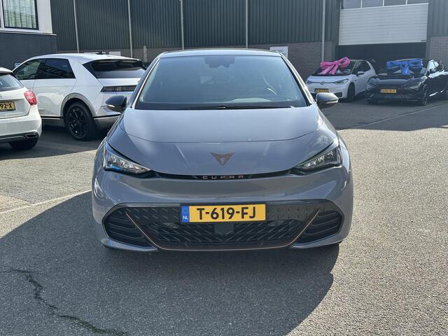Cupra Born Essential 62 kWh | SOH 91% | STOELVERWARMING | APPLECARPLAY / ANDROID AUTO | ADAP. CRUISE | ACHTERUITRIJCAMERA | KEYLESS | 3 FASE | 12 MND BOVAG GARANTIE |