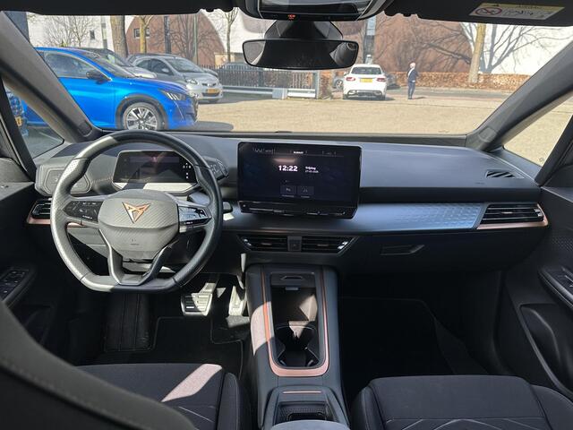 Cupra Born Essential 62 kWh | SOH 91% | STOELVERWARMING | APPLECARPLAY / ANDROID AUTO | ADAP. CRUISE | ACHTERUITRIJCAMERA | KEYLESS | 3 FASE | 12 MND BOVAG GARANTIE |