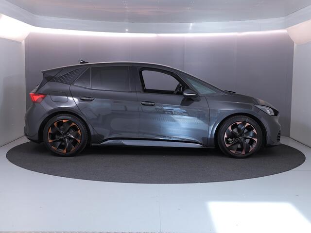 Cupra Born Adrenaline One 62 kWh 204 pk | Navigatie | Warmtepomp | Parkeersensoren | Achteruitrijcamera | Stoelverwarming |