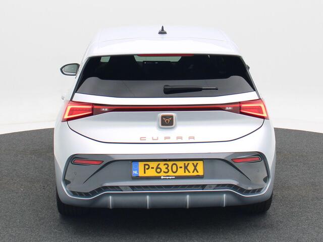 Cupra Born Adrenaline One 62 kWh 204 Pk | Stoelverwarming | Navigatie | Adaptive Cruise | Camera | CarPlay | 19 Inch | 86.590 Km !!