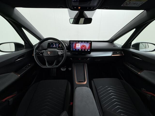 Cupra Born Edition 62kWh 3 Fase Navi Ecc Apple Carplay Android 18"lm Adaptive-Cruise Pdc SOH 93% Stoel+Stuurverwarming Privacy Glas Lmv Led Isofix DAB Bluetooth Rijstrooksensor 1e Eigenaar Origineel Nederlandse Auto Dealeronderhouden 11kw laden thuis