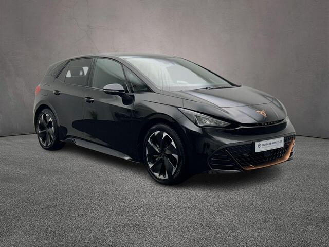 Cupra Born Essential 63 kWh 230pk Automaat, Stoelverwarming, Stuurwiel verwarmd, Parkeersensoren, App-connect, LED koplampen, Airco, DAB, Bluetooth