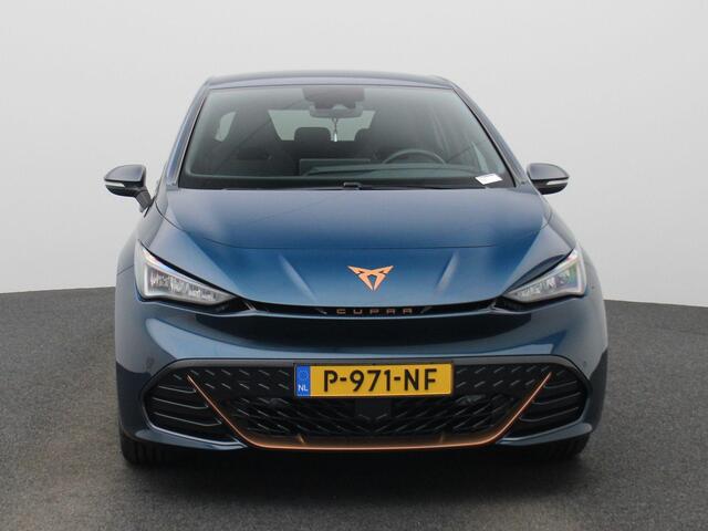 Cupra Born Performance One 62 kWh | Climate Control / ECC | Licht metalen velgen 19 inch | Cruise control Standaard | Navigatie | Elektrisch verst. stoelen | Stoelverwarming | LED koplampen | Park Distance Control voor en achter | Achteruitrijcamera |