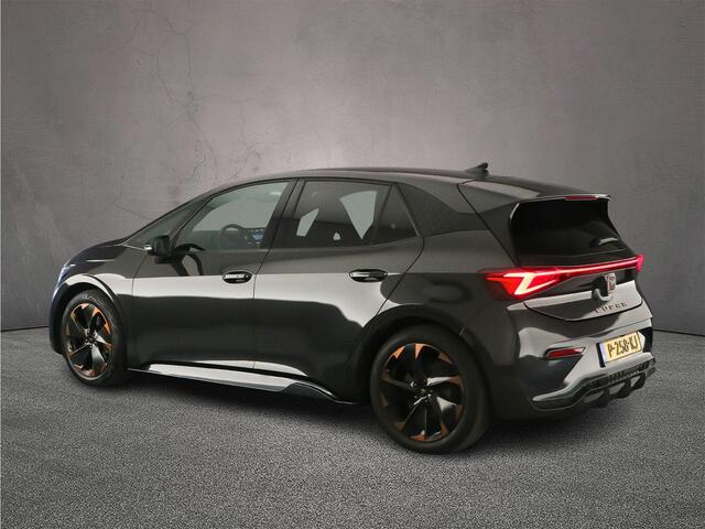 Cupra Born Adrenaline One 204pk Automaat Adaptive cruise control, Navigatie, Achteruitrijcamera, LED koplampen, App connect, Parkeersensoren, Stuurwiel verwarmd